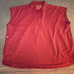 Figs burgundy Rafaela size large.